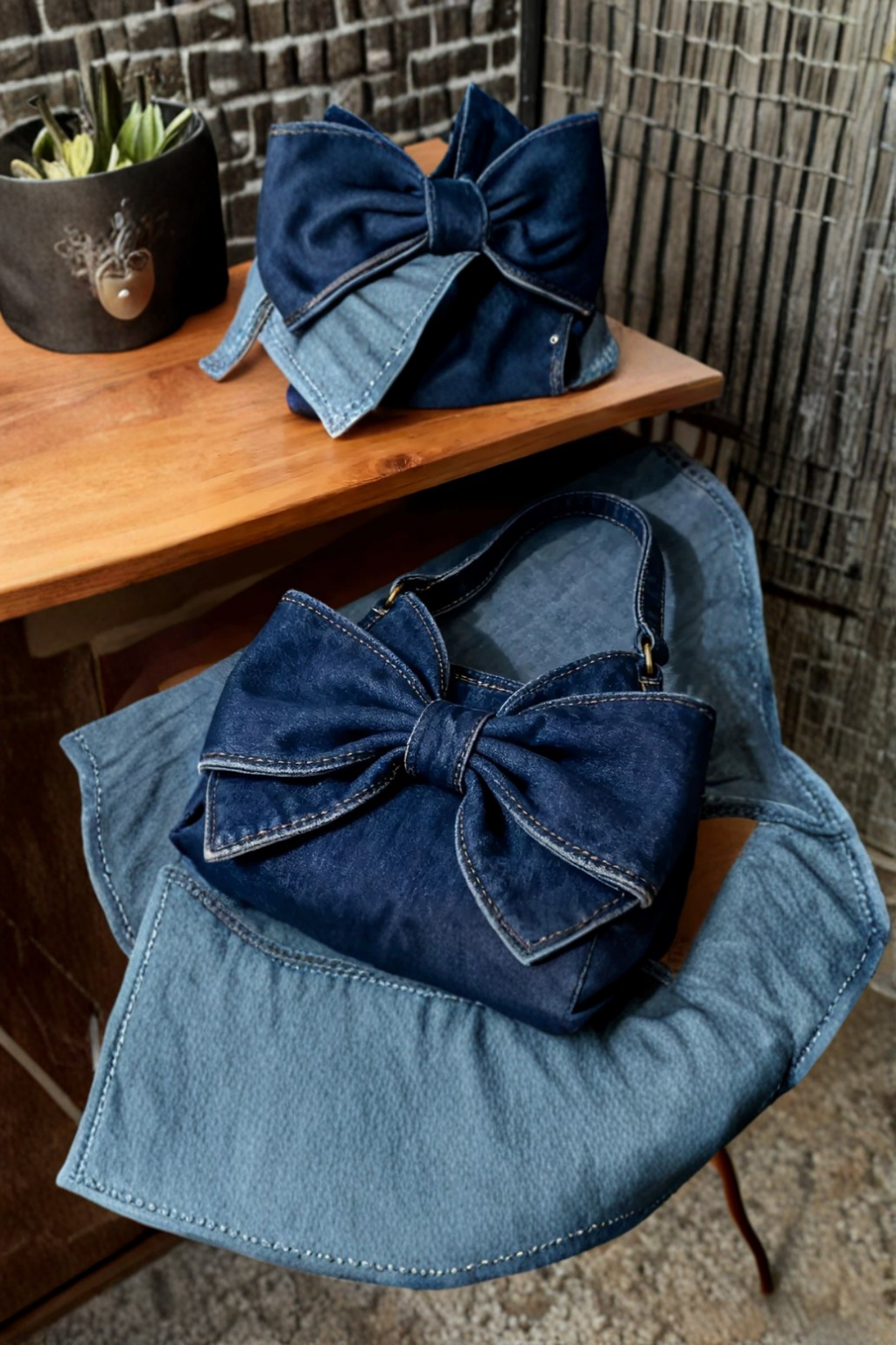 Anika™ Retro Bow Bag