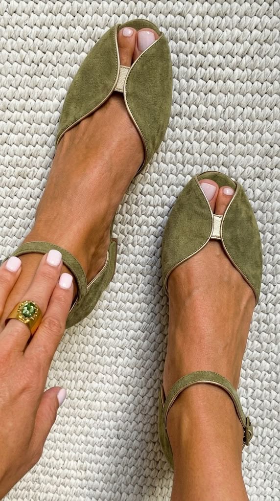 Olivia™ Elegant Green Sandals