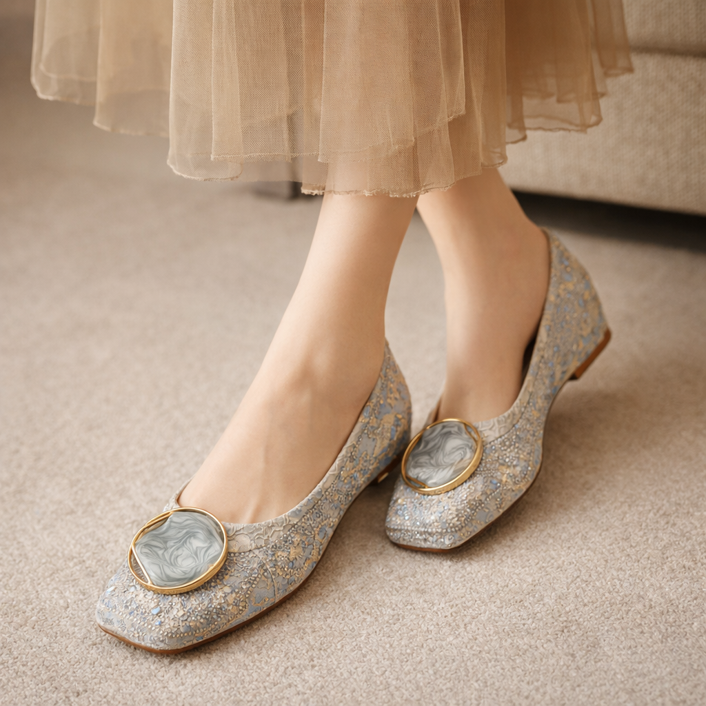 Lily™ Flat