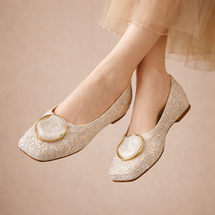Lily™ Flat