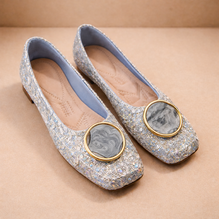 Lily™ Flat
